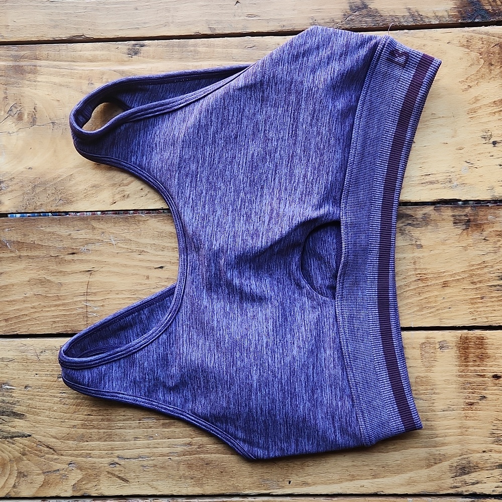 BBL Seamless sports bra